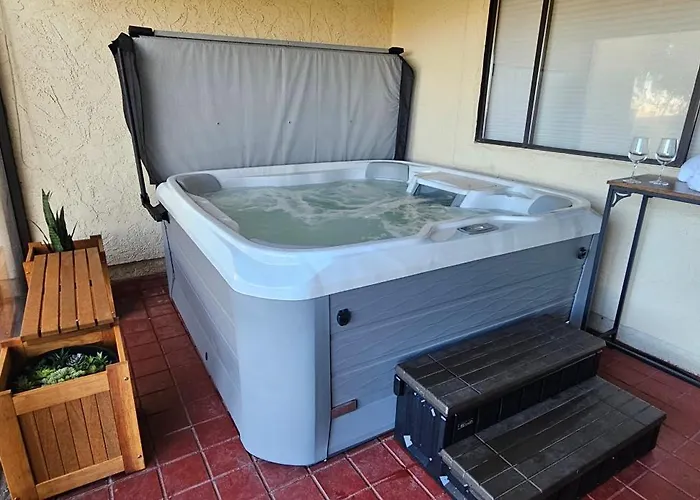 Сasa de vacaciones Cliff Views - Hot Tub - Sups - Boat Parking - Sleeps 16 Page