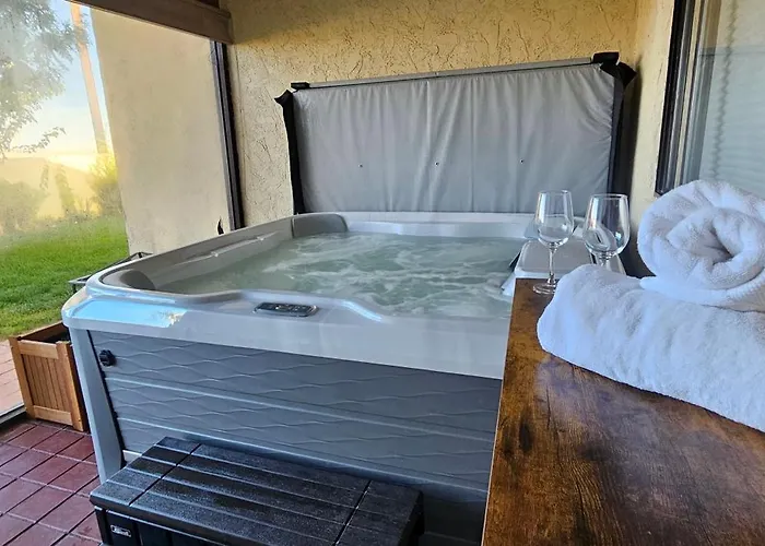 Cliff Views - Hot Tub - Sups - Boat Parking - Sleeps 16 * Page